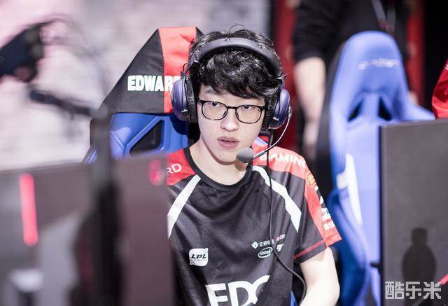 更是把标准